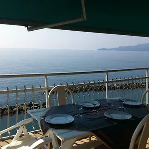  Appartamento Sea Front Attic Italia