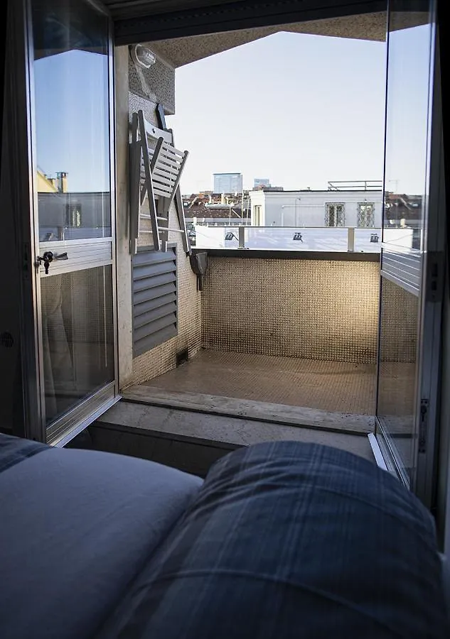 Smart Central Apartments Bayres Milano 0*,